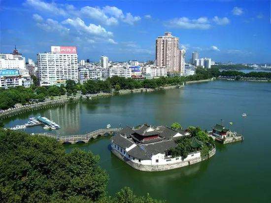 九江經(jīng)開區(qū)聚焦高端裝備制造、新材料新能源結(jié)碩果