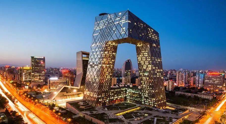 新型顯示產(chǎn)業(yè)跑出“加速度” 核心技術攻關待加強